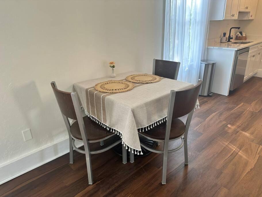 شقة Cedar Street Retreat - Unit D سانت أوغيستين المظهر الخارجي الصورة