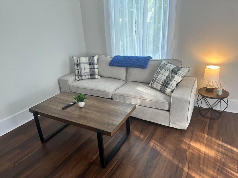 شقة Cedar Street Retreat - Unit D سانت أوغيستين المظهر الخارجي الصورة